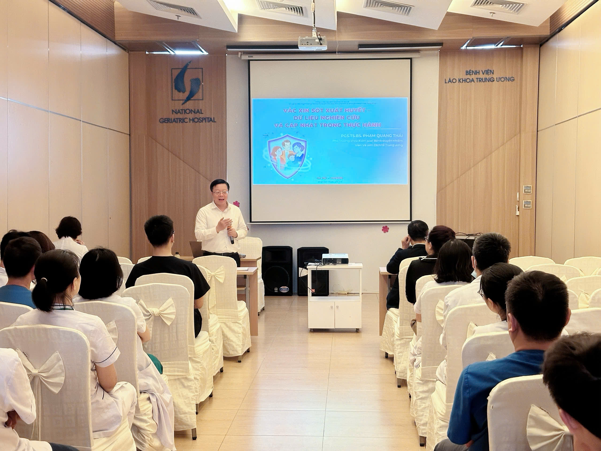 BỆNH VIỆN LÃO KHOA TW TỔ CHỨC SINH HOẠT KHOA HỌC VỀ SỐT XUẤT HUYẾT DENGUE VÀ VAI TRÒ CỦA VẮC-XIN