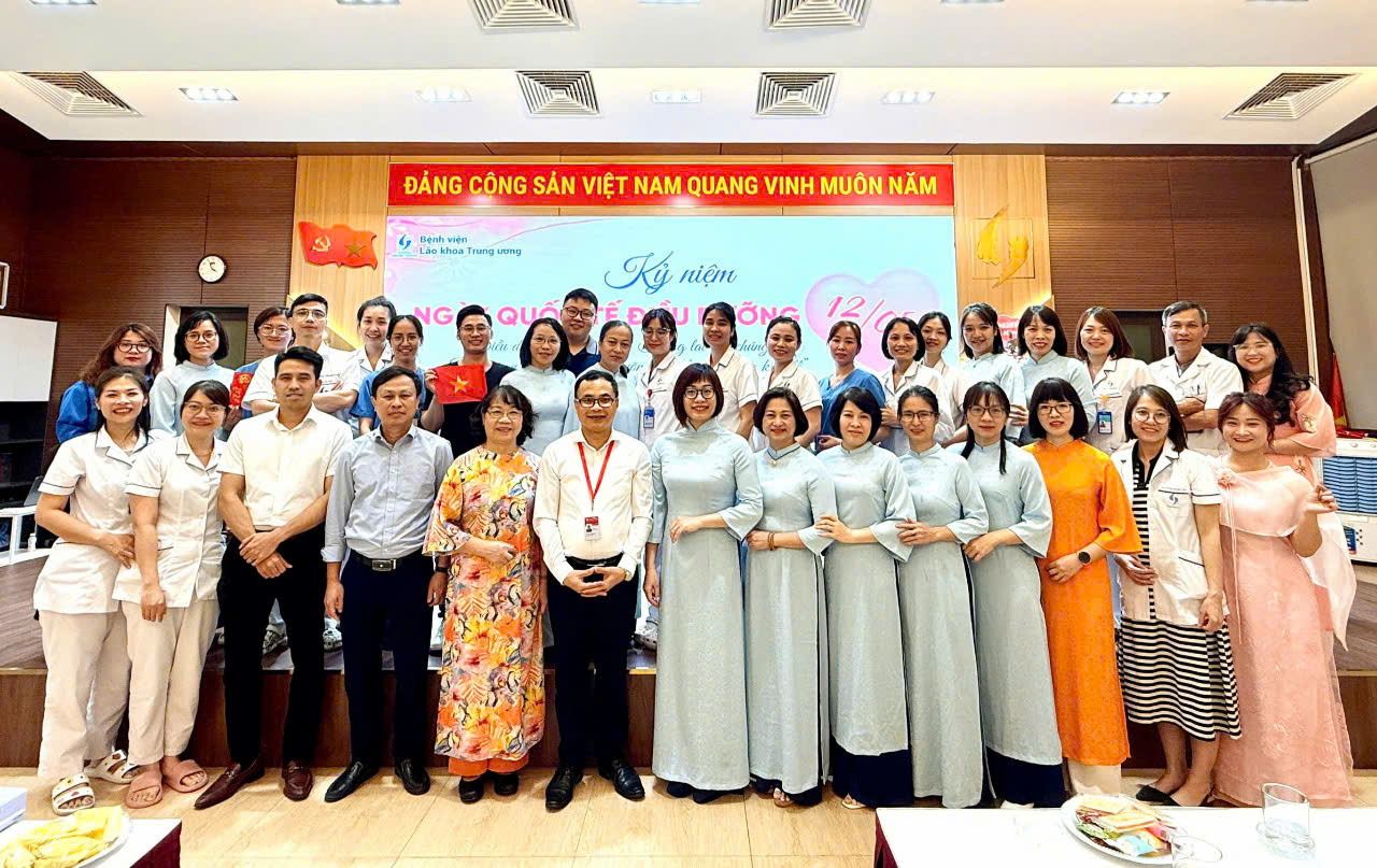 BỆNH VIỆN LÃO KHOA TRUNG ƯƠNG TỔ CHỨC KỶ NIỆM 60 NĂM NGÀY QUỐC TẾ ĐIỀU DƯỠNG