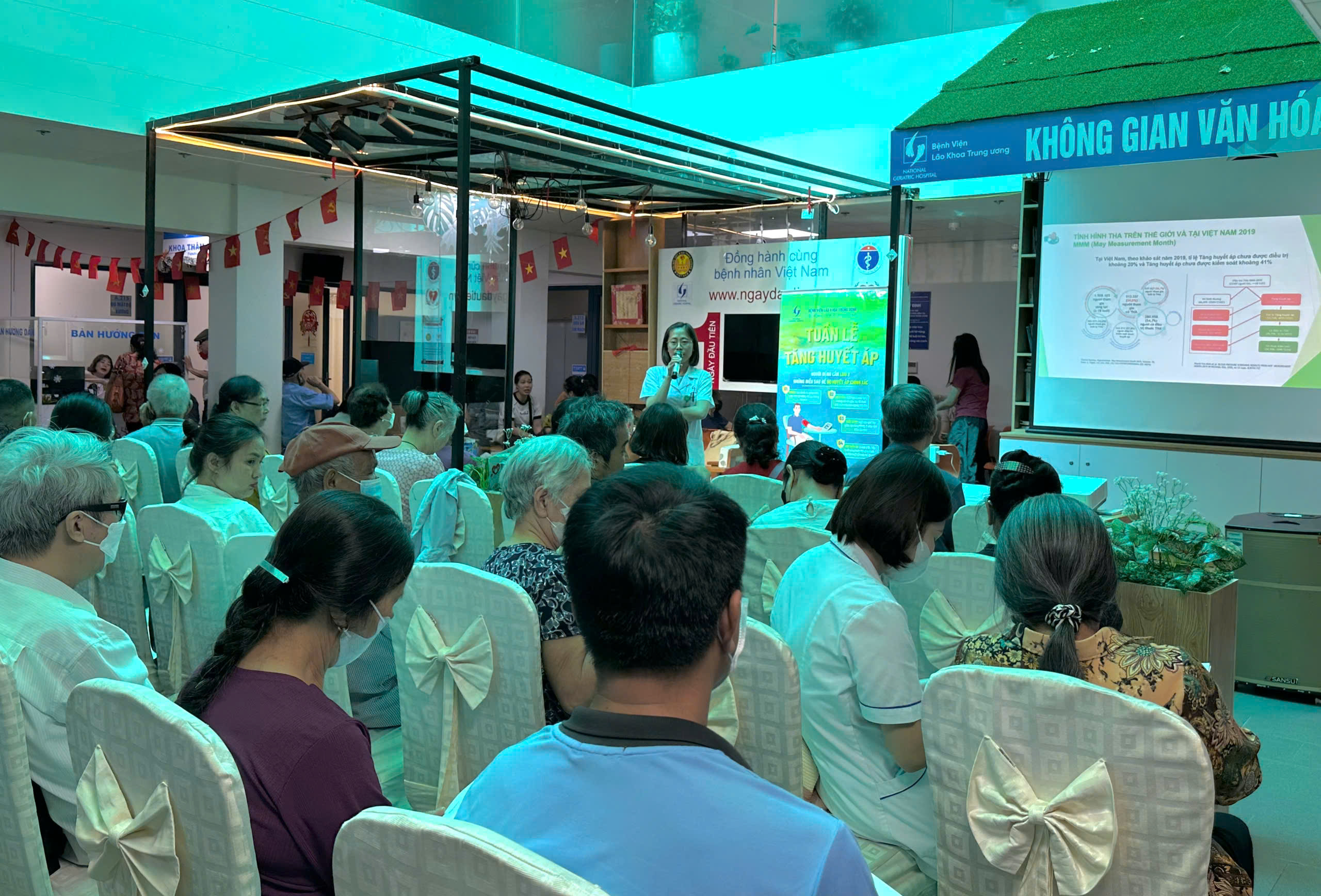 TƯ VẤN GIÁO DỤC SỨC KHỎE ĐỊNH KỲ: SỐNG VUI KHỎE CÙNG TĂNG HUYẾT ÁP VÀ DINH DƯỠNG HỢP LÝ