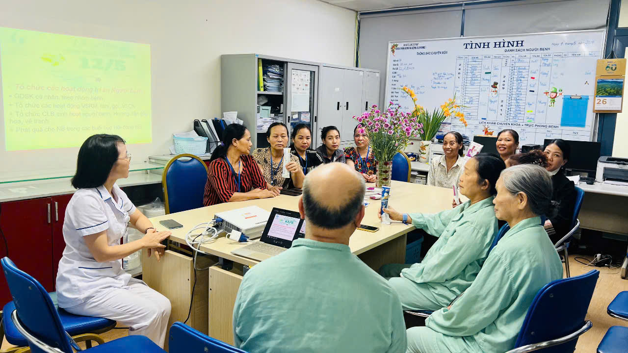 BỆNH VIỆN LÃO KHOA TRUNG ƯƠNG TỔNG KẾT THÁNG  HOẠT ĐỘNG CHÀO MỪNG NGÀY QUỐC TẾ ĐIỀU DƯỠNG 