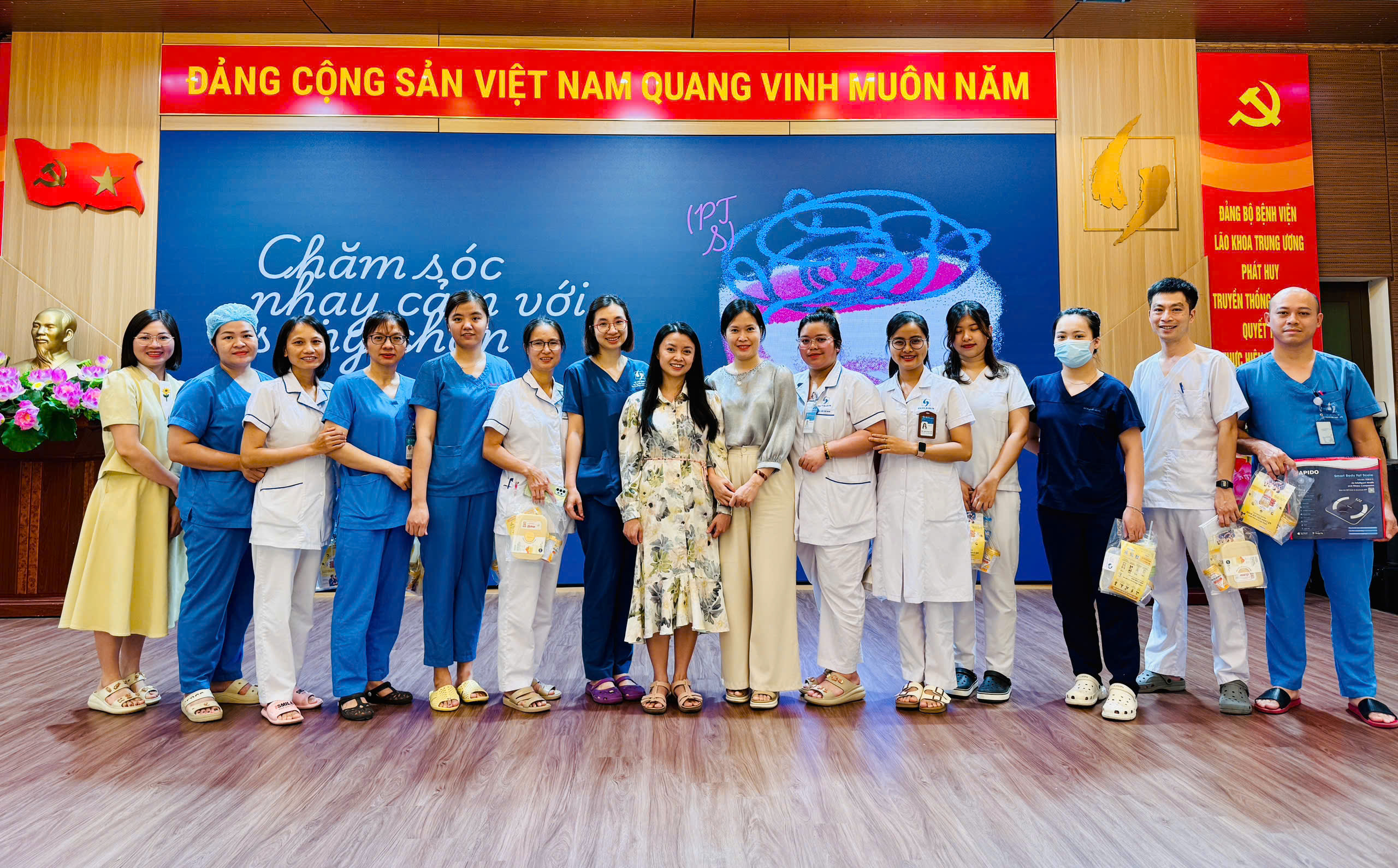 BỆNH VIỆN LÃO KHOA TRUNG ƯƠNG TỔ CHỨC TẬP HUẤN “GIAO TIẾP DỰA TRÊN HIỂU BIẾT VỀ SANG CHẤN”