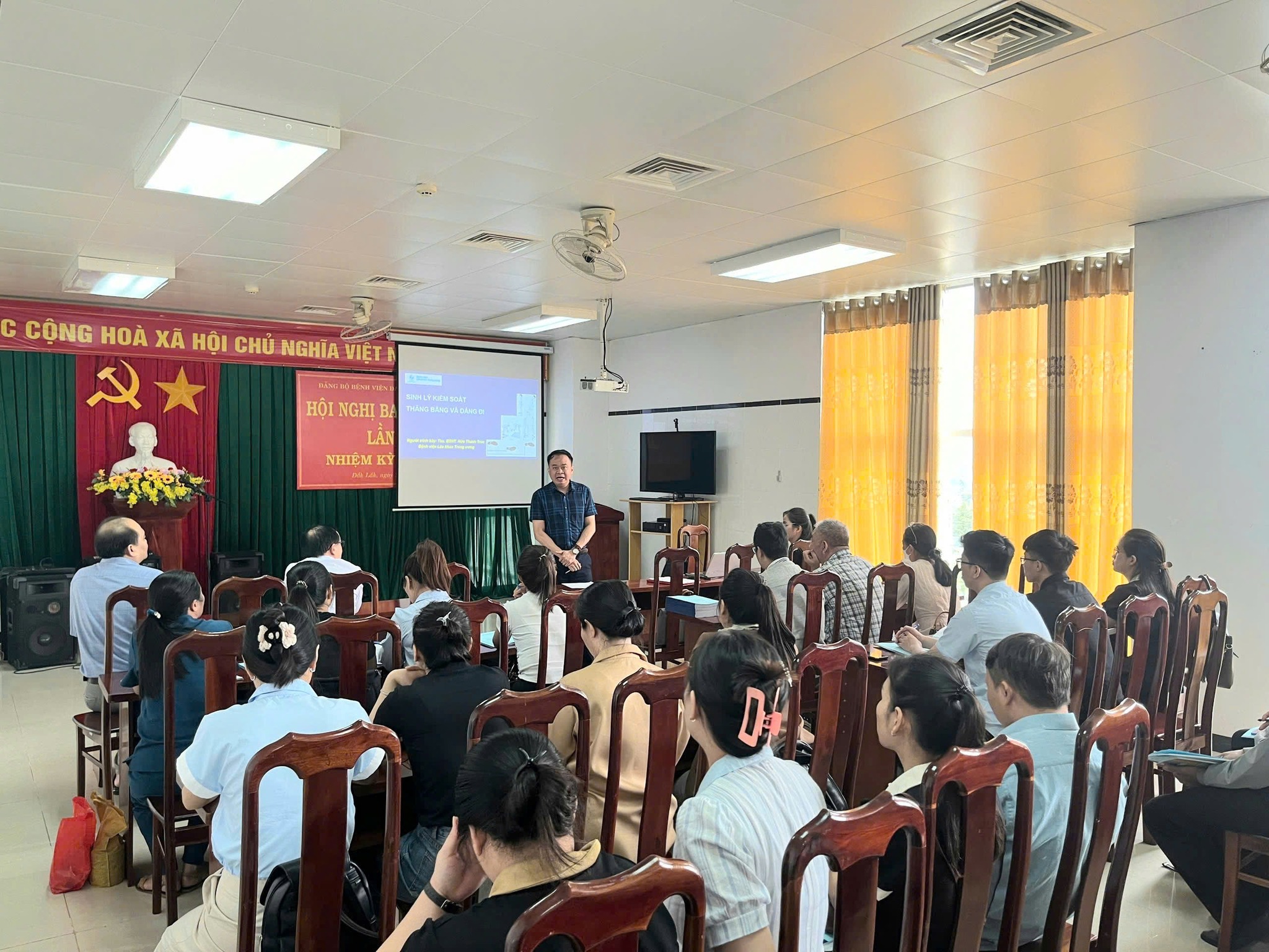 BỆNH VIỆN LÃO KHOA TRUNG ƯƠNG CHUYỂN GIAO KỸ THUẬT CHĂM SÓC SỨC KHỎE NGƯỜI CAO TUỔI Ở ĐĂK LĂK