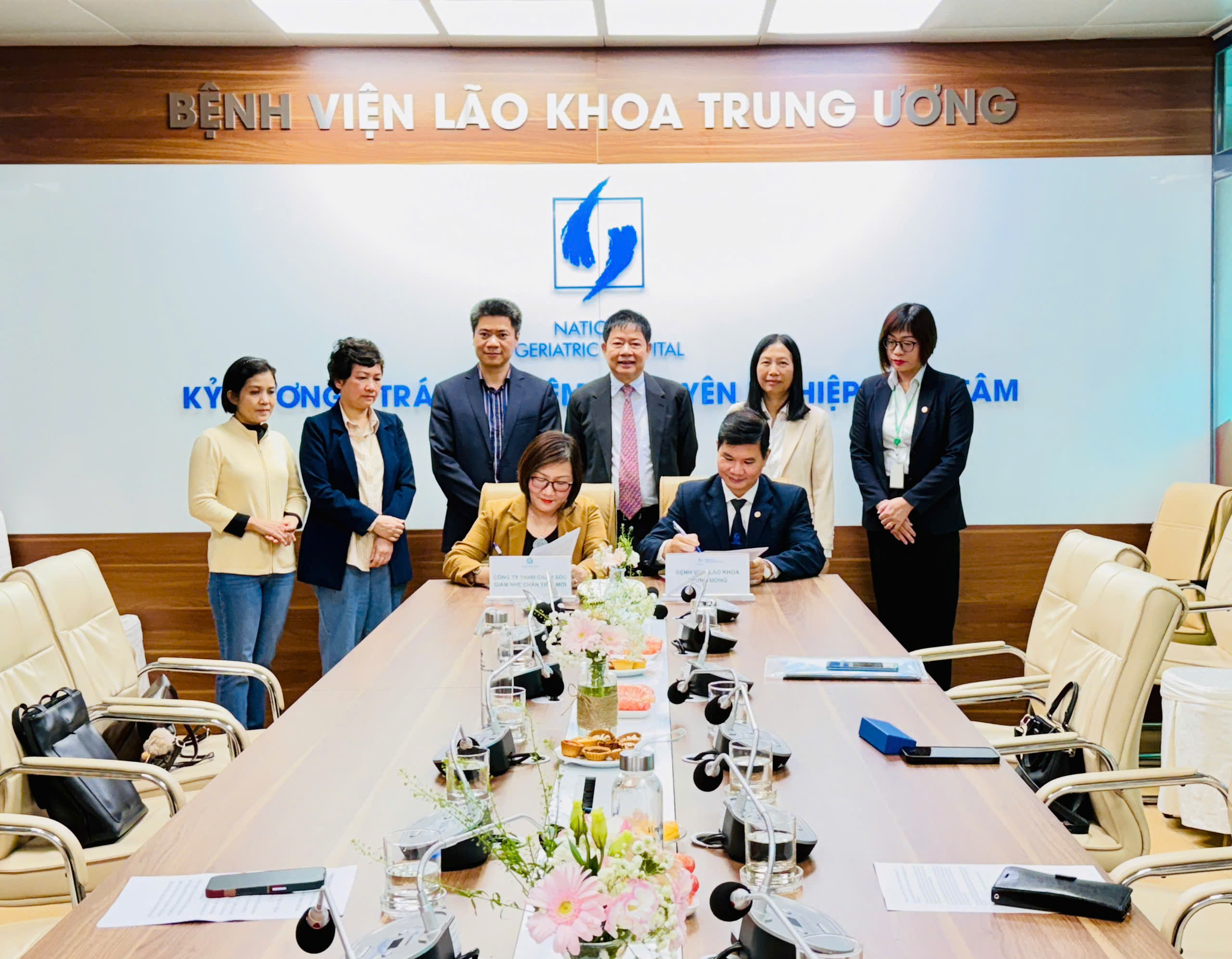 BỆNH VIỆN LÃO KHOA TRUNG ƯƠNG KÝ KẾT HỢP TÁC VỚI CÔNG TY TNHH CHĂM SÓC GIẢM NHẸ CHÂN TRỜI MỚI